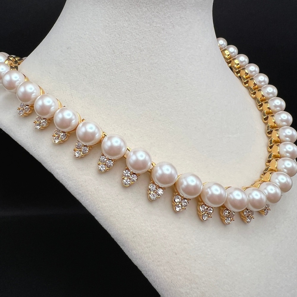 Vintage Faux Pearl Rhinestone Choker Necklace Gold Tone Elegant Classic Coquette - Picture 2 of 9
